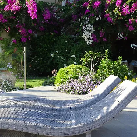 מלון Mariposas 3*