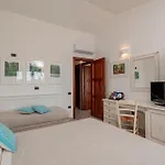 Mariposas Hotel
